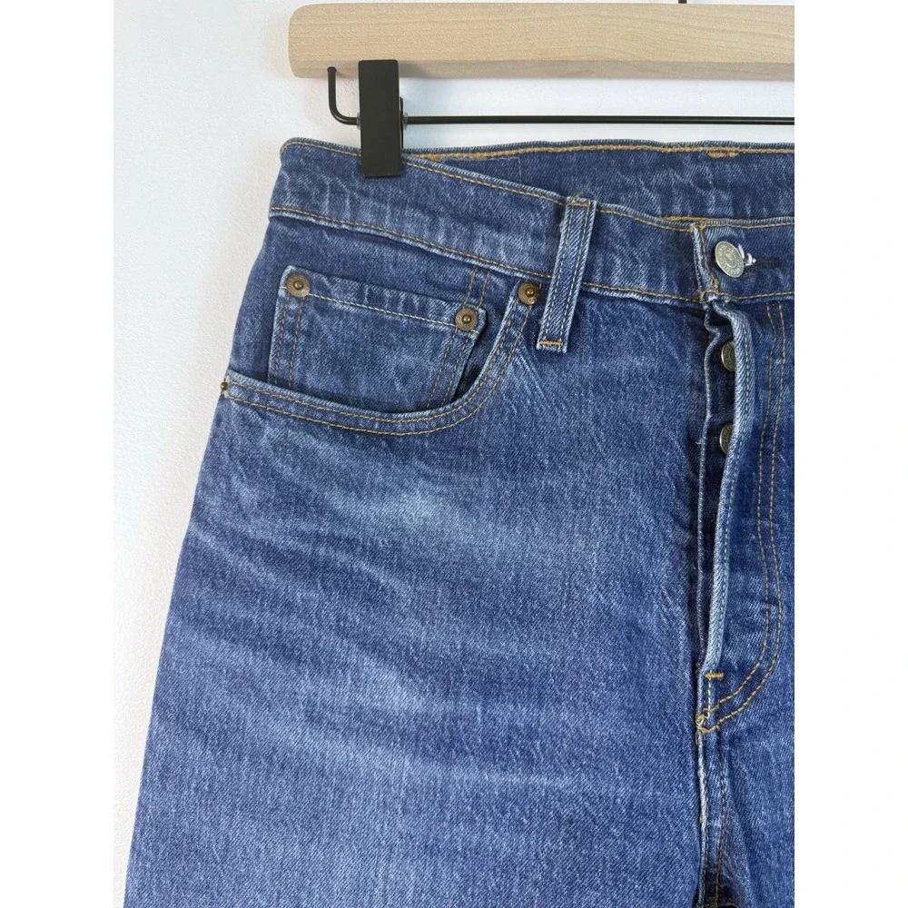 Levi's 501 Jeans Women's 27x32 Medium Blue Straight Leg Button Fly Denim Pants